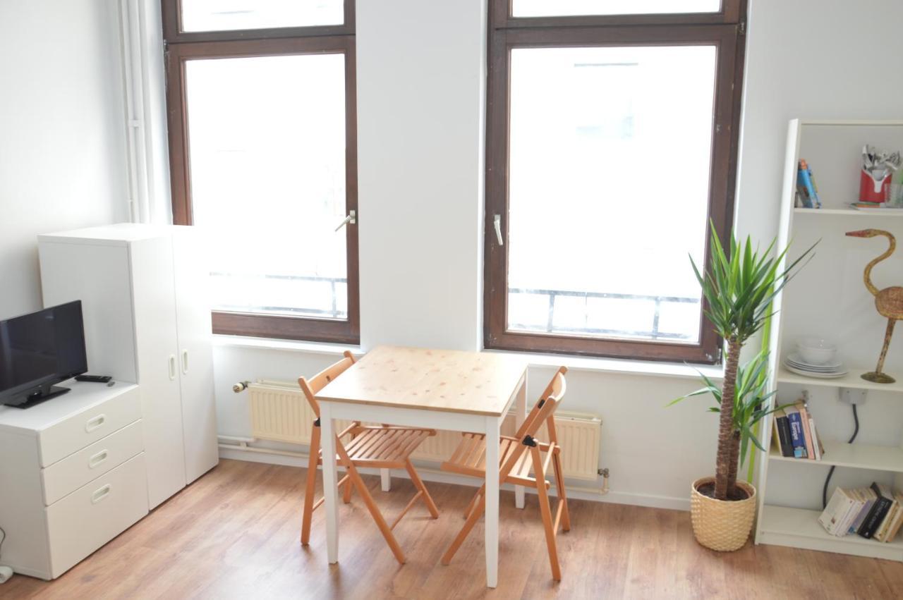 Awesome Studio In Marolles Appartement Brussel Buitenkant foto