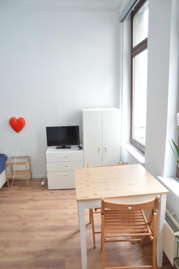 Awesome Studio In Marolles Appartement Brussel Buitenkant foto